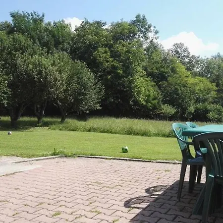 לינה וארוחת בוקר Tisoi