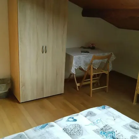 Tisoi לינה וארוחת בוקר